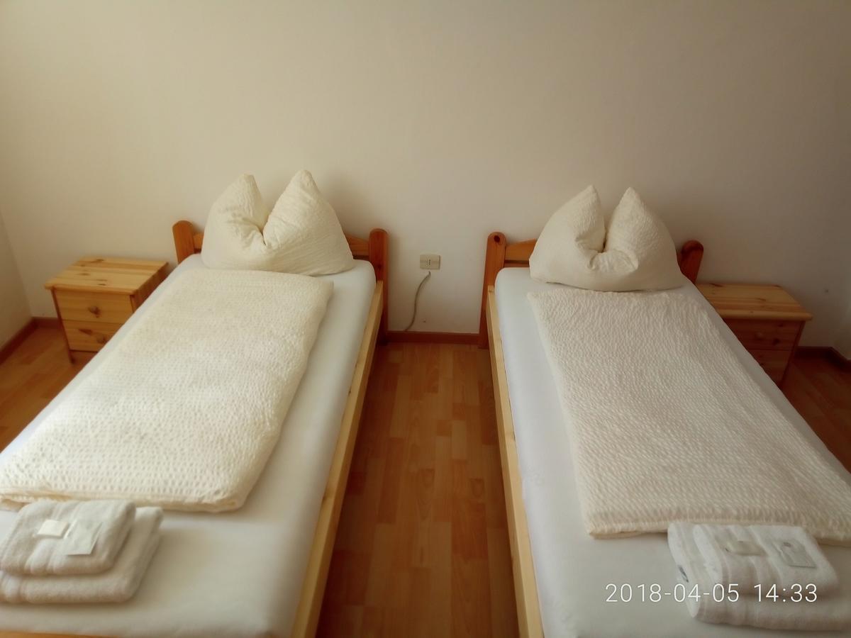 Gasthof Mondschein Hotel Merano Bagian luar foto