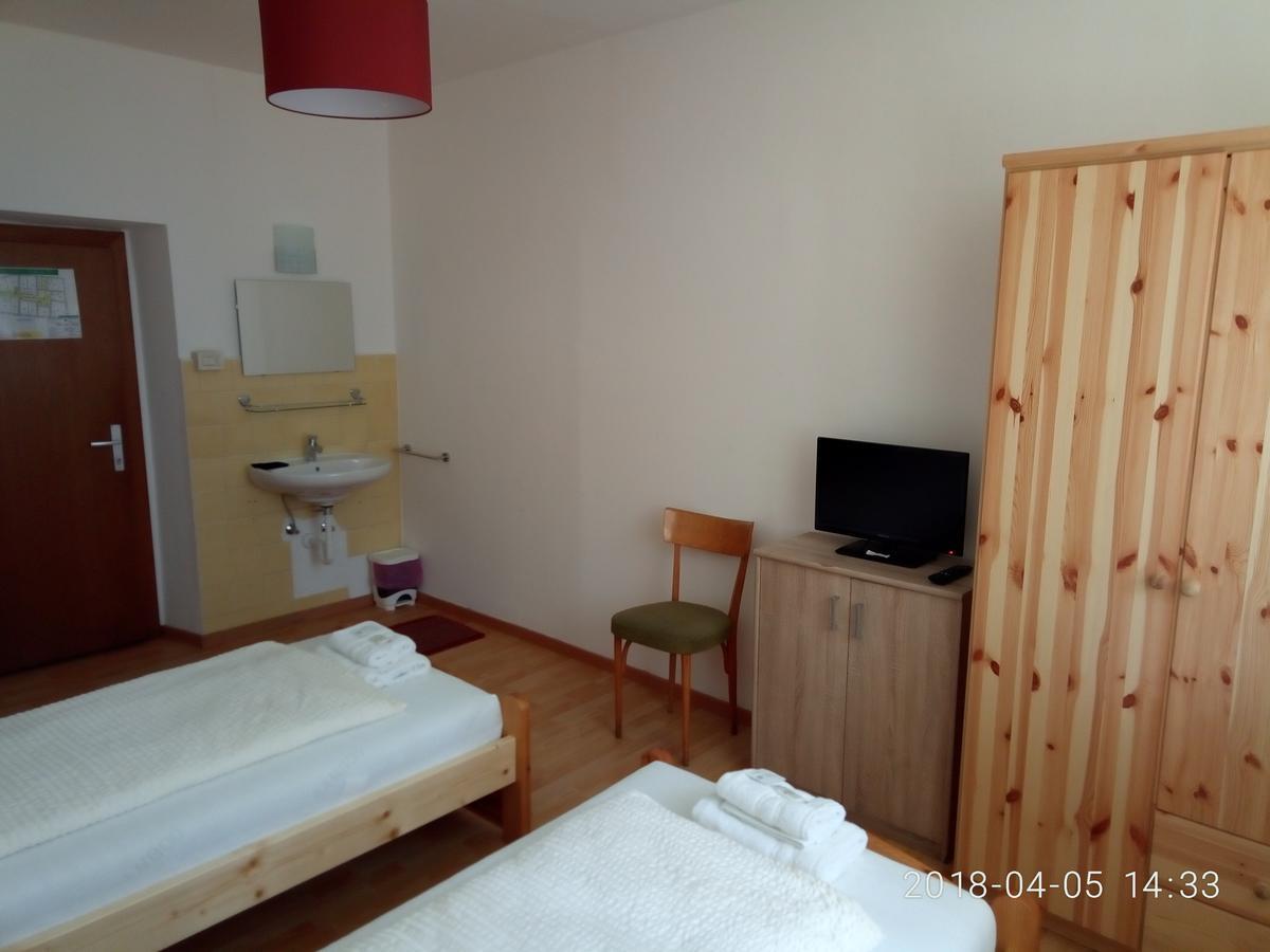 Gasthof Mondschein Hotel Merano Bagian luar foto