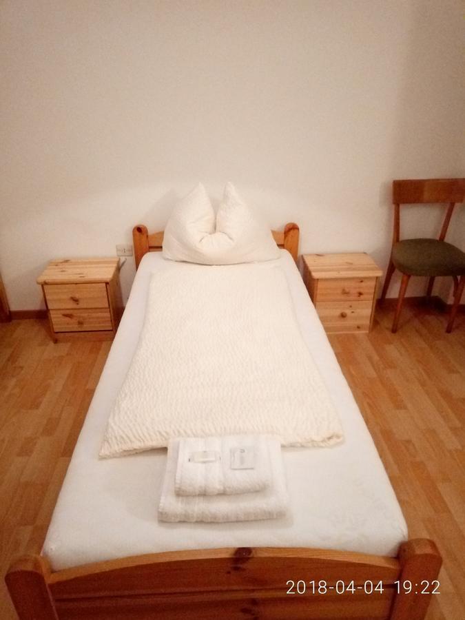 Gasthof Mondschein Hotel Merano Bagian luar foto