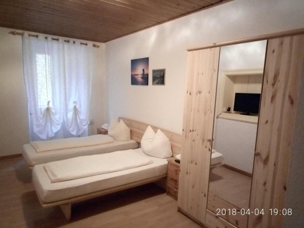 Gasthof Mondschein Hotel Merano Bagian luar foto
